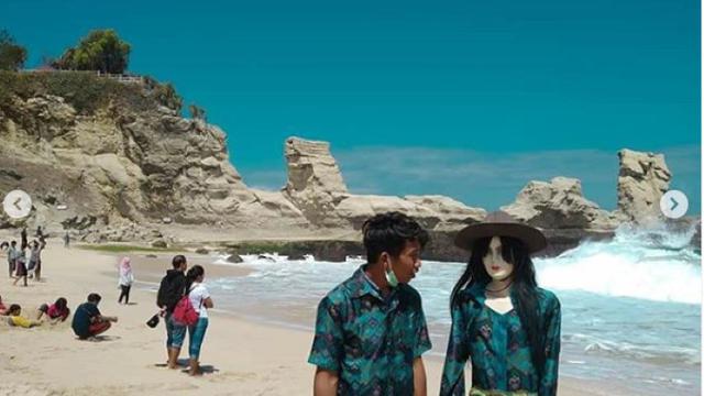 Paling Populer 30 Pose Foto Keren Pria Di Pantai - Gambar ...