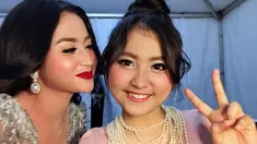Memiliki paras cantik, Lebby pun sering mengunggah potretnya menawannya ke dalam media sosial Instagram @lebbywilayati. Banyak dari potretnya tersebut saat ia mengenakan makeup tebal karena untuk manggung maupun saat jadi model. (Liputan6.com/IG/@lebbywilayati)