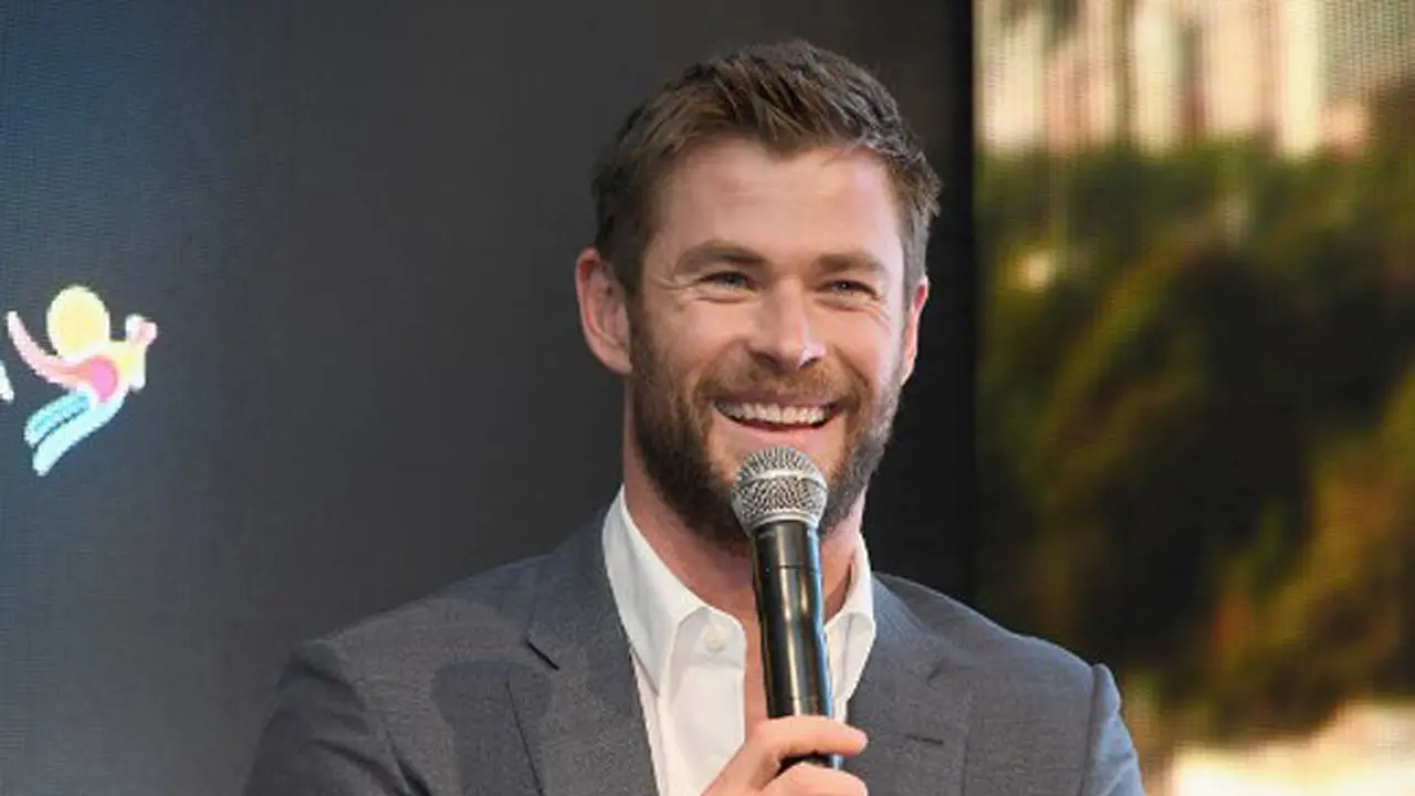 [Bintang] Chris Hemsworth