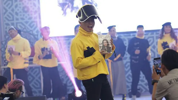 Copyright: Beautiful Moment Magazine