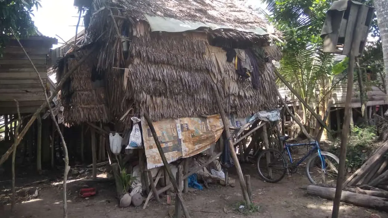 Terhimpit Perekonomian, Pasutri di Ogan Ilir Tinggal di Kandang Ayam