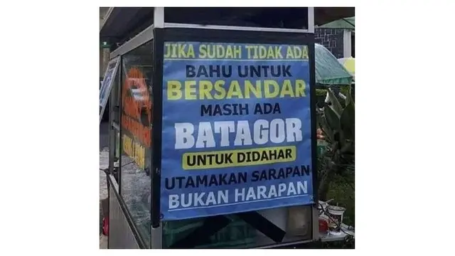 8 Tulisan di Spanduk Jualan Makanan Ini Kreatif Banget, Ada yang Bikin Baper