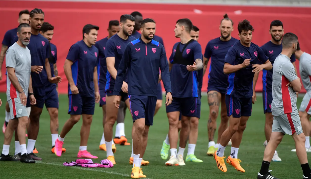 <p>Sevilla akan menjamu Juventus di Estadio Ramon Sanchez Pizjuan pada leg kedua semifinal Liga Europa 2022/2023.(AFP/Cristina Quicler)</p>