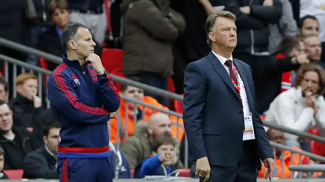 Foto: Melihat Kembali saat Arsitek Asal Belanda Bawa MU Juara Piala FA