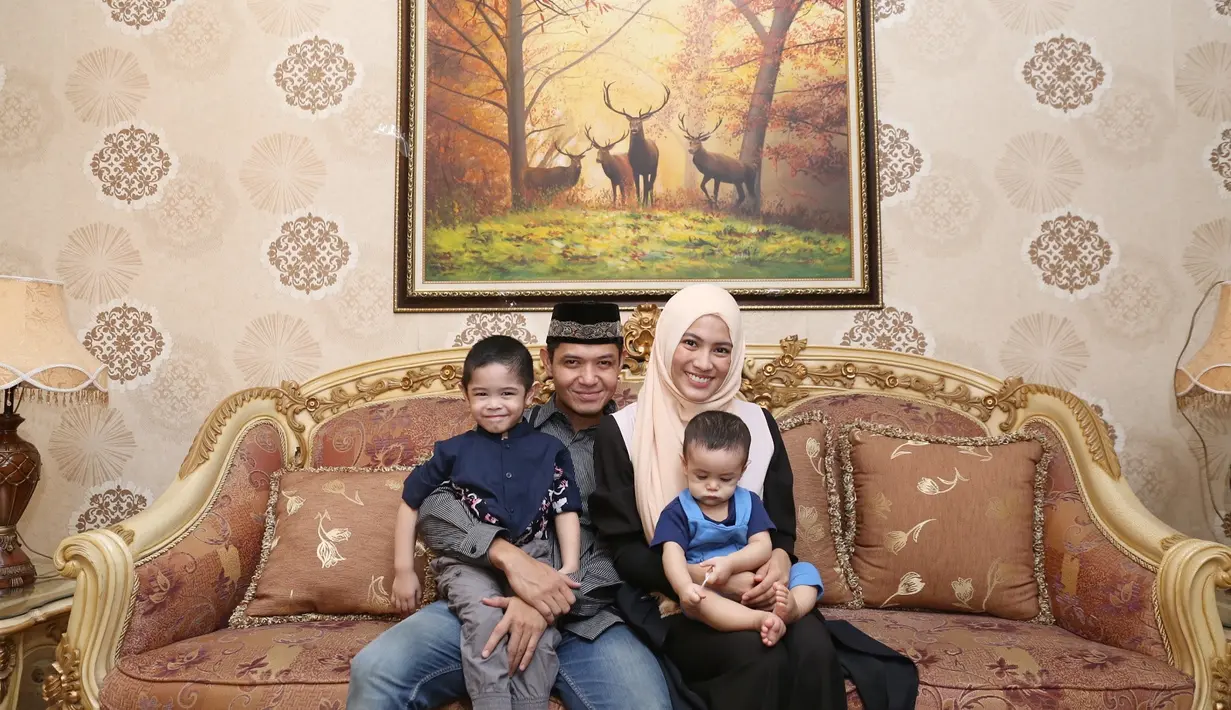 Dude Harlino dan Alyssa Soebandono