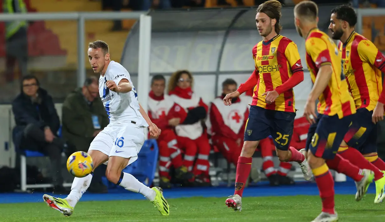 Di babak kedua, Inter Milan kian dominan dengan mencetak tiga gol tambahan. (Carlo Hermann/AFP)