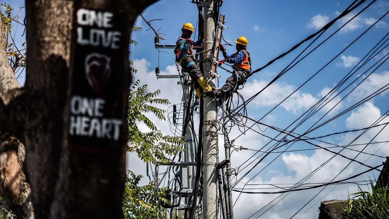 PLN memastikan pasokan listrik untuk Gili Air, Gili Meno, dan Gili Trawangan hari ini sudah menyala kembali usai gempa besar pada minggu (5/8/2018) lalu. (Foto:Humas PLN)