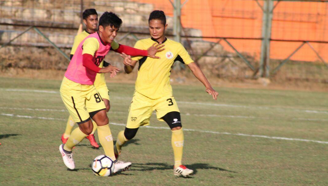 Semen Padang bakal melakoni dua laga kandang secara beruntun pada kompetisi Liga 2. (Bola.com/Arya Sikumbang)