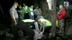 Sebuah rumah di Ponorogo, Jawa Timur, ludes dilalap sijago merah. Akibat peristiwa ini, seorang nenek tewas terpanggang api.