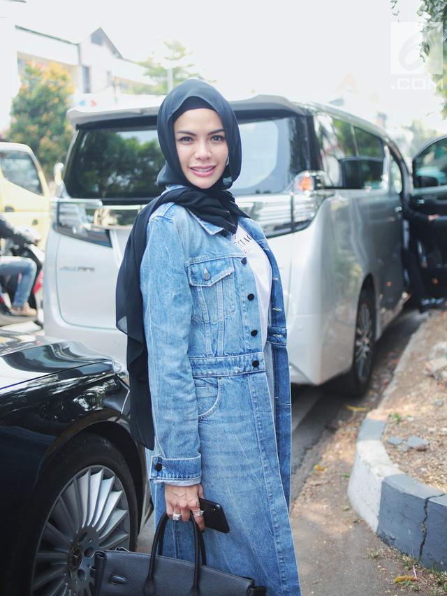 Nikita Mirzani Diperiksa Polres Jaksel Terkait Penggelapan Barang Milik Dipo Latief