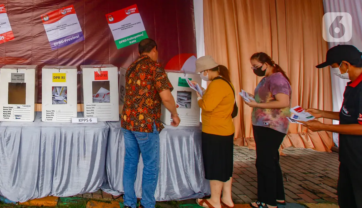 Simulasi diikuti 218 warga yang terdaftar dalam daftar pemilih tetap (DPT). (merdeka.com/Arie Basuki)