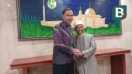 Timur Kapadze (Kiri)