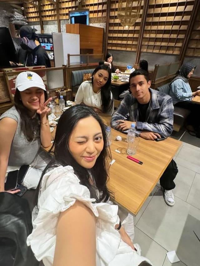 Rachel Vennya unggah potret kebersamaan dengan Azizah Salsha. [@rachelvennya]