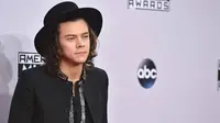 Harry Styles Cuek Tempuh Jarak Jauh Demi Makanan Lezat