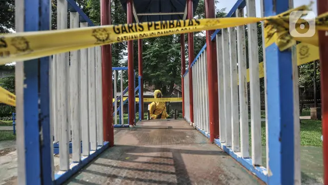 FOTO: Satu RT di Jakarta Lockdown Akibat COVID-19