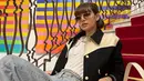 Gaya penampilan wanita asal Thailand pun sering mencuri perhatian. Tampil dengan kaus putih yang dipadukan celana jeans dan jaket, penampilannya pun terlihat santai namun tetap stylish. (Liputan6.com/IG/@lalalalisa_m)