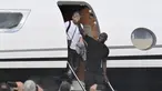 Romelu Lukaku, (kedua dari kiri) saat mendarat di Bandara Ciampino, Roma, Selasa (29/8/2023). (Alfredo Falcone/LaPresse via AP)