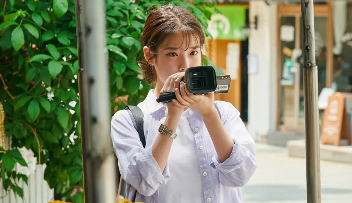 IU dalam film Korea Dream. (Megabox Plus M via Soompi)