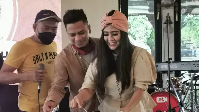 De Ghay, Duo yang menelurkan single religi jelang Ramadan