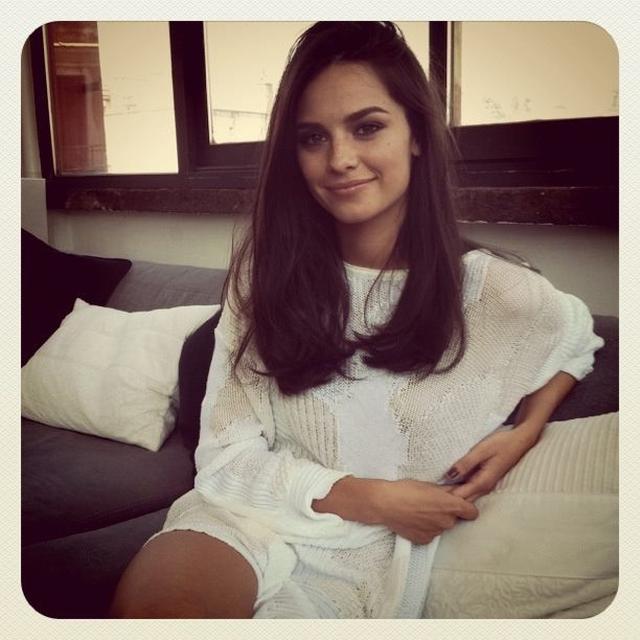 7 Potret Lawas Katy Louise Saunders, Istri Song Joong Ki yang Jadi Sorotan