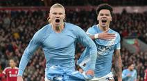 Pemain Manchester City, Erling Haaland, melakukan selebrasi setelah mencetak gol ke gawang Liverpool pada laga Liga Inggris di Stadion Anfield, Senin (9/2/2026) dini hari WIB. (AP Photo/Jon Super)