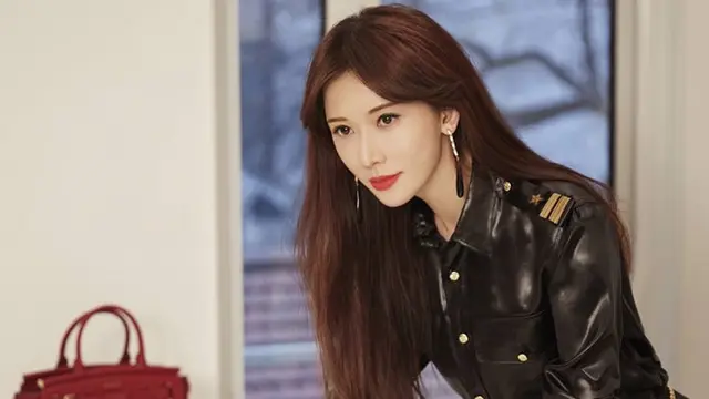 Sempat Pacaran 17 Tahun dengan Jerry Yan, Ini 6 Potret Lin Chi Ling yang Baru Menikah