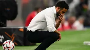 Ekspresi pelatih AC Milan, Ruben Amorim, saat laga Liga Europa 2026/2027 melawan Benfica di Stadion San Siro, Milan, Kamis (17/9/2026) dini hari WIB. (Marco Bertorello/AFP)