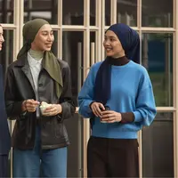 Memilih model dan bahan rok panjang yang sesuai menjadi langkah awal untuk menciptakan tampilan hijab yang modis sekaligus nyaman dikenakan. (Foto/Dok: Uniqlo)