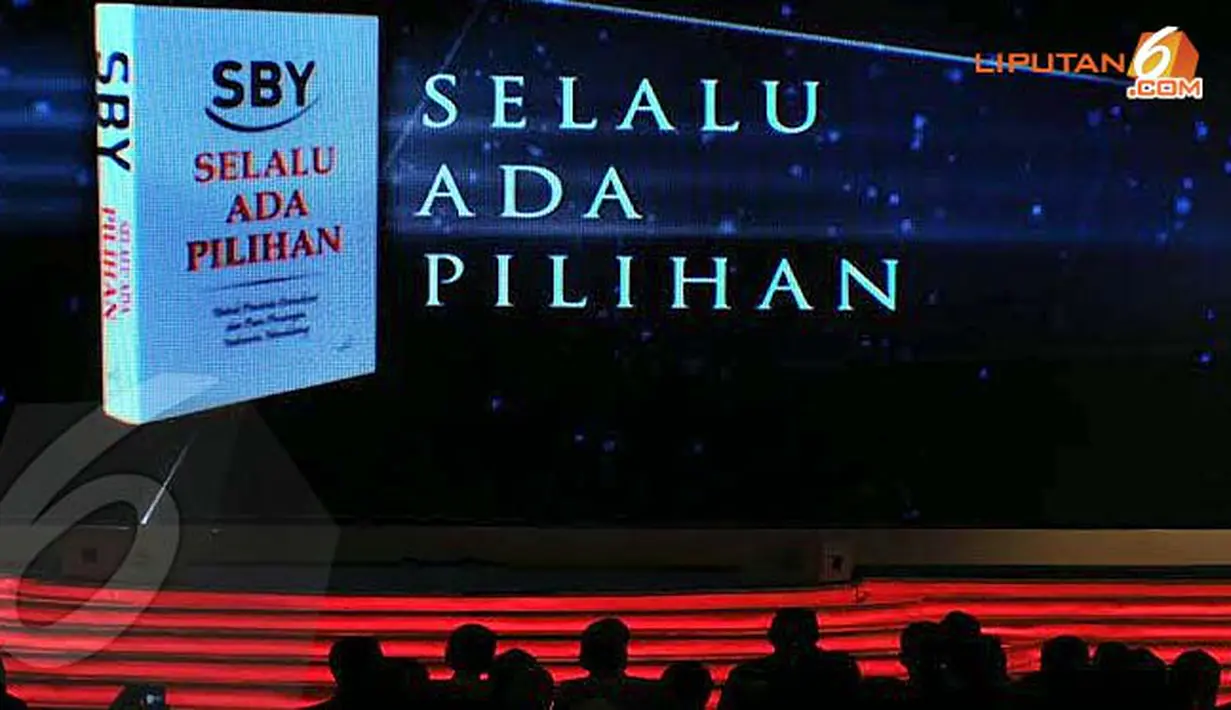 Menurut pengamat politik, buku SBY yang berjudul ‘Selalu Ada Pilhan’ adalah bentuk arogansi pemerintah. Karena rakyat Indonesia sedang mengalami musibah banjir (Liputan6.com/Herman Zakharia).