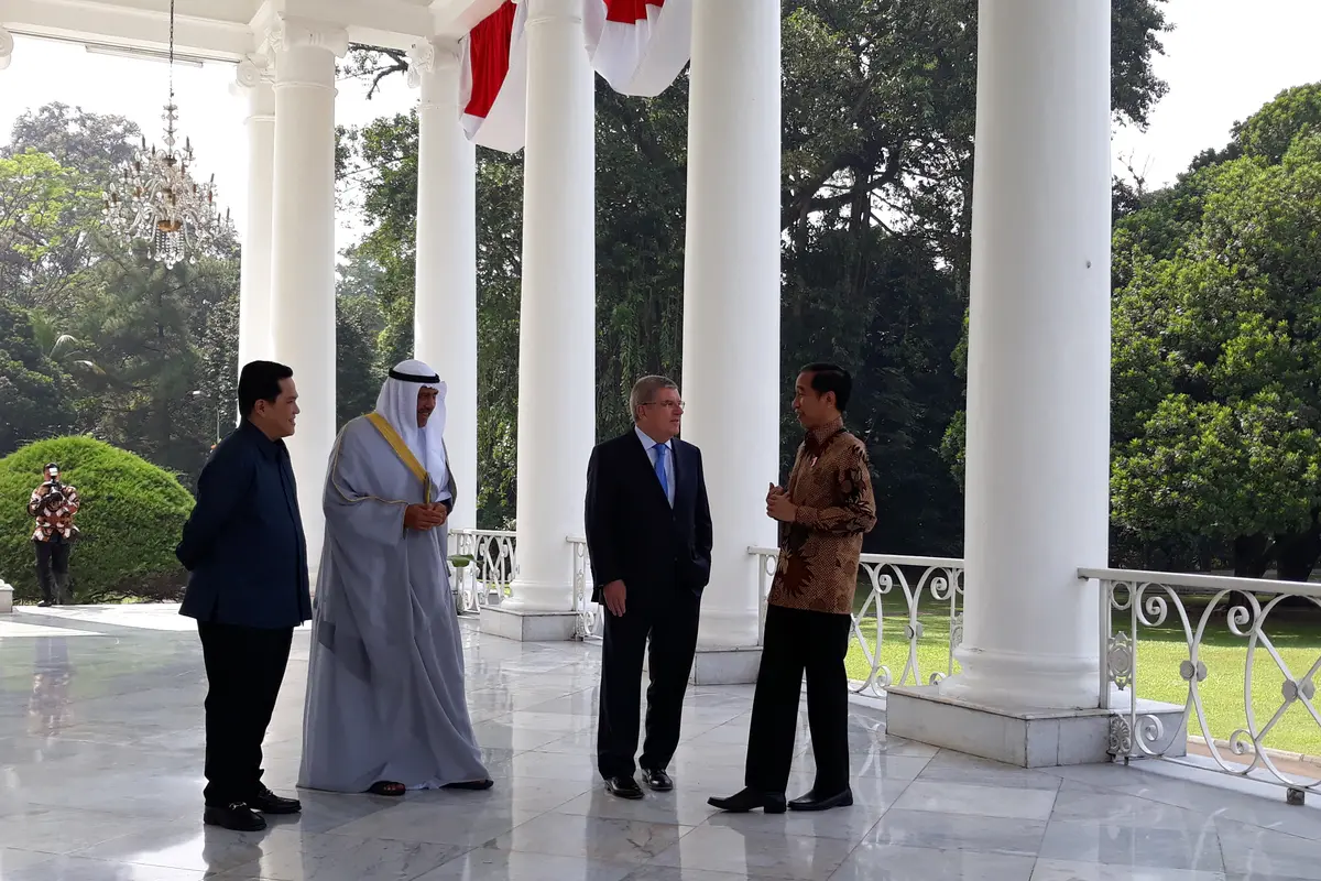 Presiden Jokowi menerima kunjungan Presiden Dewan Olimpiade Asia (OCA) Syeikh Ahmad Al Fahad Al Sabah dan Presiden Komite Olimpiade Internasional (IOC) Thomas Bach di Istana Kepresidenan Bogor, Jawa Barat, Sabtu (1/9/2018).