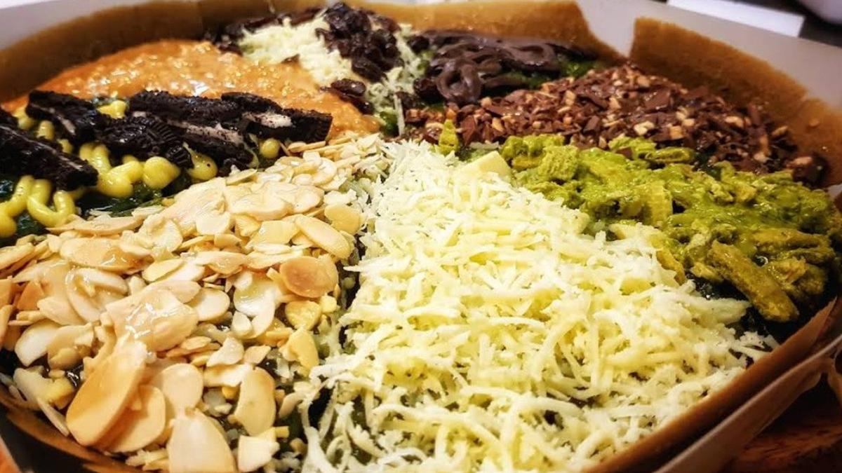 8 Rekomendasi Martabak Manis Enak di Bandung, Ada yang Buka dari Siang Hari
