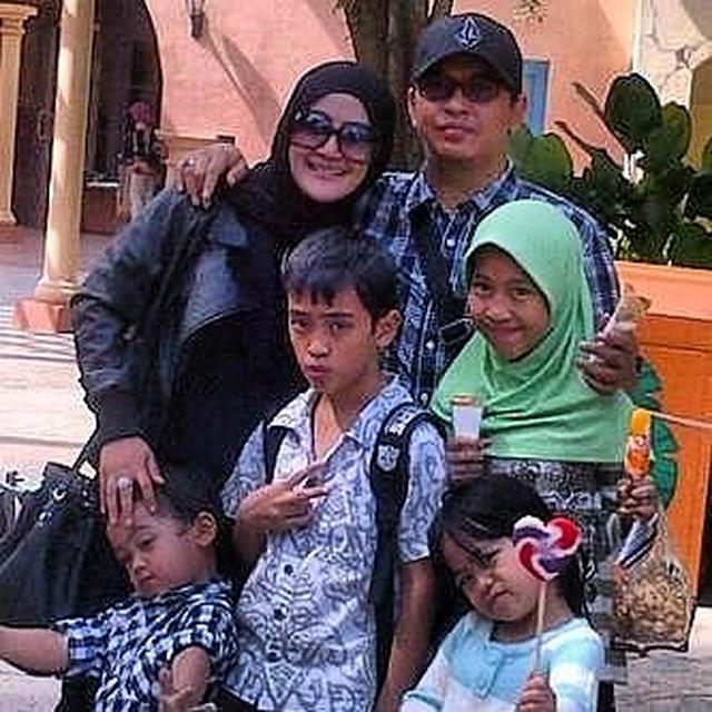 6 Potret Jadul Adiba Khanza Saat Kecil, Ungkap Kerinduan ke Ustaz Jefri Al Buchori