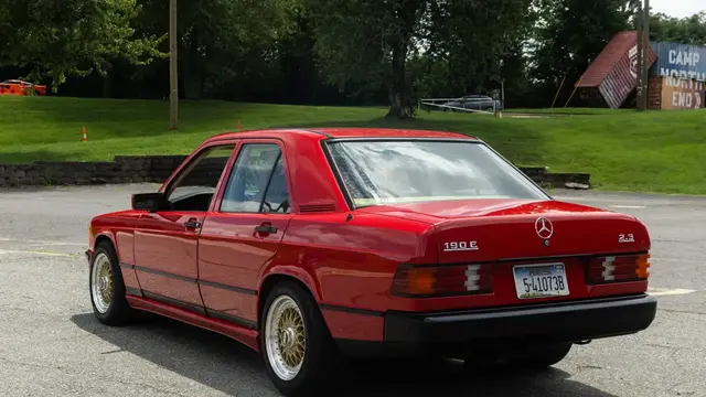Tampilan Belakang Mercedes-Benz 190E Callaway 2.3 Tahun 1984⁠