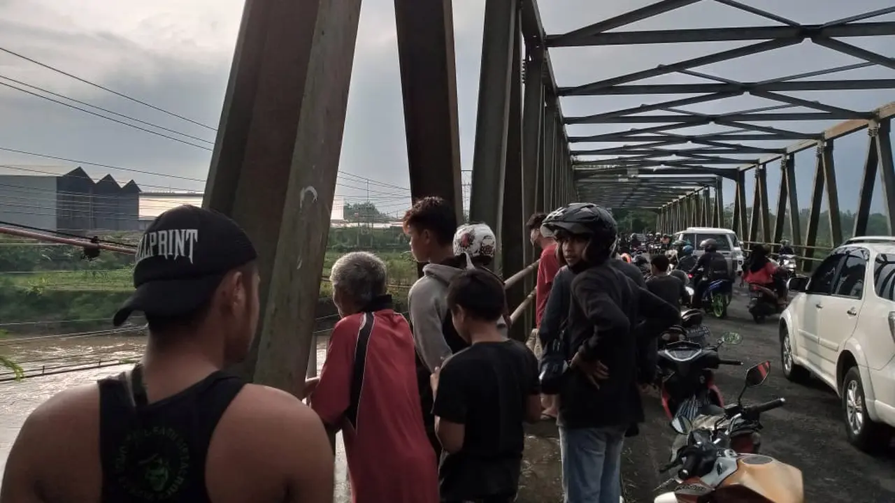 Seorang wanita muda terjun ke sungai Klawing, Purbalingga lantaran depresi terlilit utang. (Foto: Liputan6.com/Polres Purbalingga)