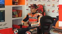 Marc Marquez menyatakan tak akan memakai sasis baru pada balapan MotoGP Republik Ceska di Sirkuit Brno, Minggu (6/8/2017). (Twitter/Repsol Honda)