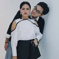 Seperti pasanganya pengantin pada umumnya, Mytha dan Barry tentunya menginginkan yang namanya momongan untuk menambah warna di keluarga kecil mereka. Tak nanggung-nanggung, Barry ingin 11 anak. (Instagram/mytha_lestari)