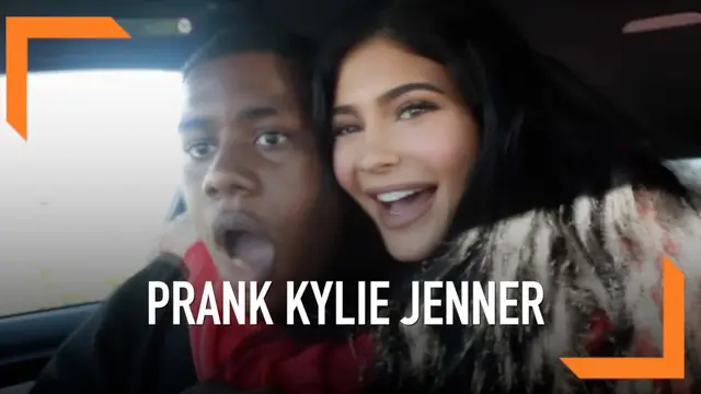 David Dobrik melakukan prank kepada beberapa masyarakat di Los Angeles. Ia mengundang orang ke dalam mobilnya dan bertanya tentang Kylie Jenner. Dan ternyata Kylie bersembunyi di belakang dan siap melompat keluar di saat yang tepat.