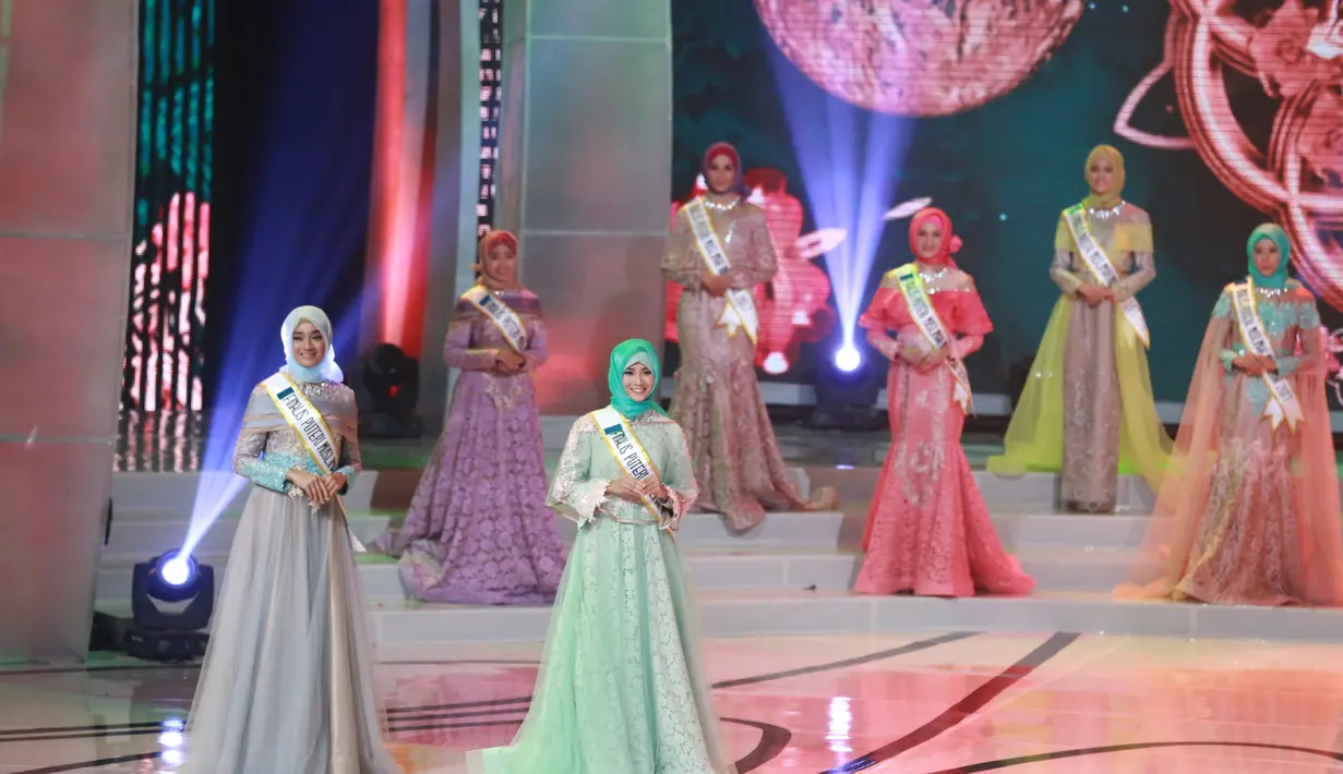 Pada pemilihan Puteri Muslimah 2017 berlangsung ketat. Demi mendapatkan gelar mahkota Puteri Muslimah setidaknya harus memiliki kriteria ABC (Akhlak, Bakat dan Cantik). (Adrian Putra/Bintang.com)