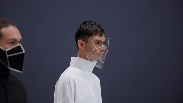 Koleksi Refounders dari Rinaldy A. Yunardi di panggung JFW 2021