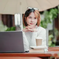 Hidup pas-pasan./Copyright&nbsp;shutterstock.com/g/maxxasatori