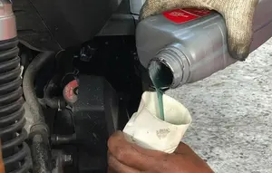 Bukan Cuma Kekentalan, Ini yang Harus Dicek Sebelum Ganti Oli Mesin