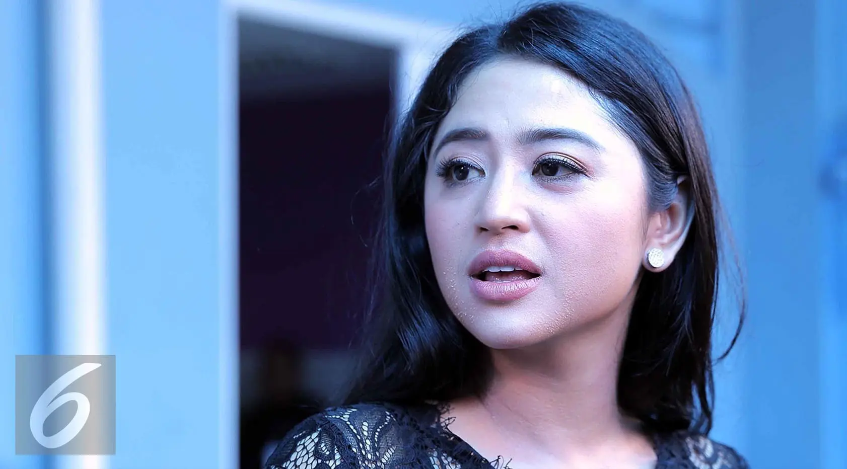Dewi Perssik (Herman Zakharia/Liputan6.com)