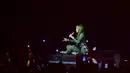 Nicki Minaj saat mengajak penonton bernyanyi di atas panggung Powerhouse NYC di Newark, New Jersey pada 29 Oktober 2022. Minaj menjadi daya tarik utama sekali lagi di Powerhouse NYC dan dia membawa beberapa artis besar untuk tampil bersamanya. (Roy Rochlin/Getty Images untuk iHeartRadio/AFP)