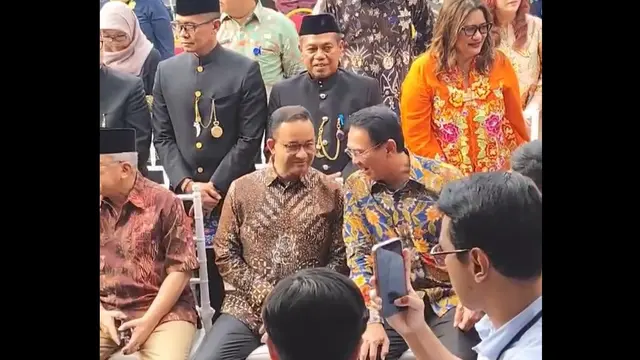 Potret Keakraban Anies dan Ahok di Balaikota Jakarta