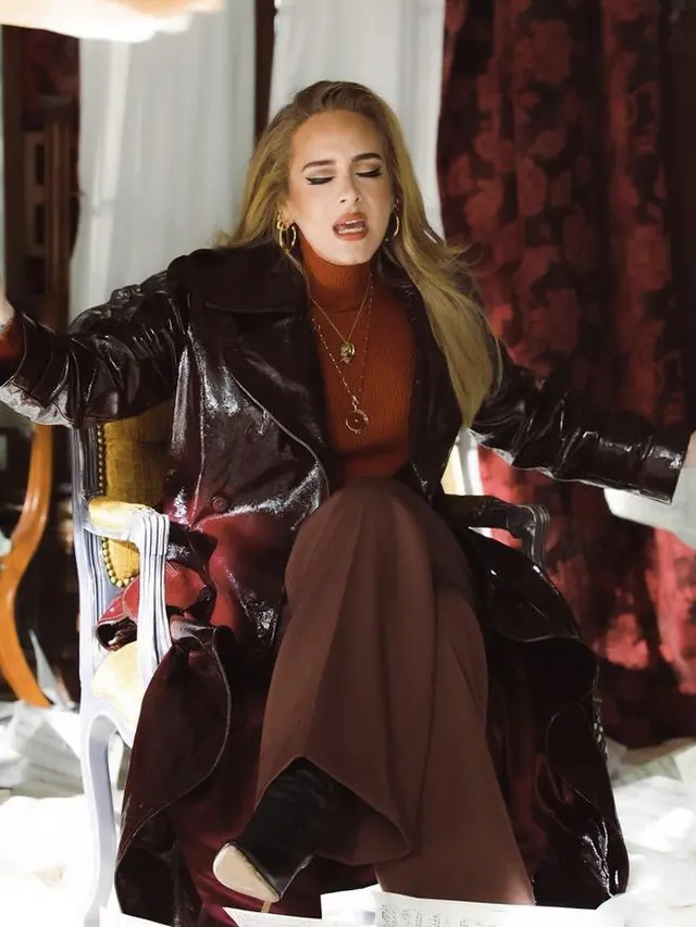 Penata Rias Adele Berbagi Bagaimana Dia Membuat Winged Eyeliner yang Ikonik/dok. Instagram @adele