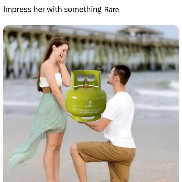 6 Meme Berburu Gas LPG 3 Kg Bikin Senyum Tipis, Kini Boleh Dijual Pengecer