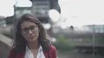 Wanita kelahiran tahun 1988 ini tampak cantik menggunakan kacamata. Dengan kemeja putih dan outer merah, penampilan aktris yang mulai terkenal sejak membintangi Film "Badai Pasti Berlalu" ini semakin terlihat menawan. (Liputan6.com/IG/@raihaanun)