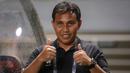 <p>Ekspresi pelatih&nbsp;Timnas Indonesia U-17, Bima Sakti&nbsp;saat pertandingan Grup B Kualifikasi Piala Asia U-17 2023 melawan Timnas Guam U-17 yang berlangsung di Stadion Pakansari, Bogor, Senin (3/10/2022). (Bola.com/Bagaskara Lazuardi)</p>