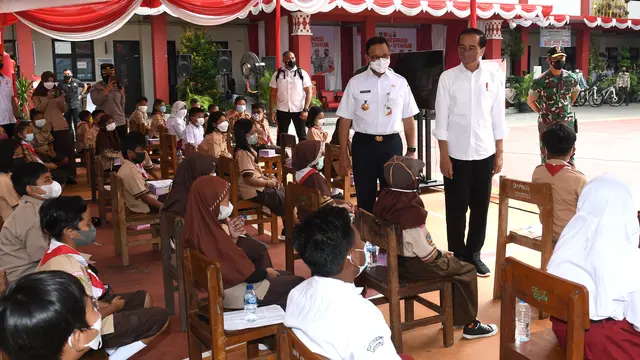 Jokowi Tinjau Vaksinasi Anak Usia 6-11 Tahun