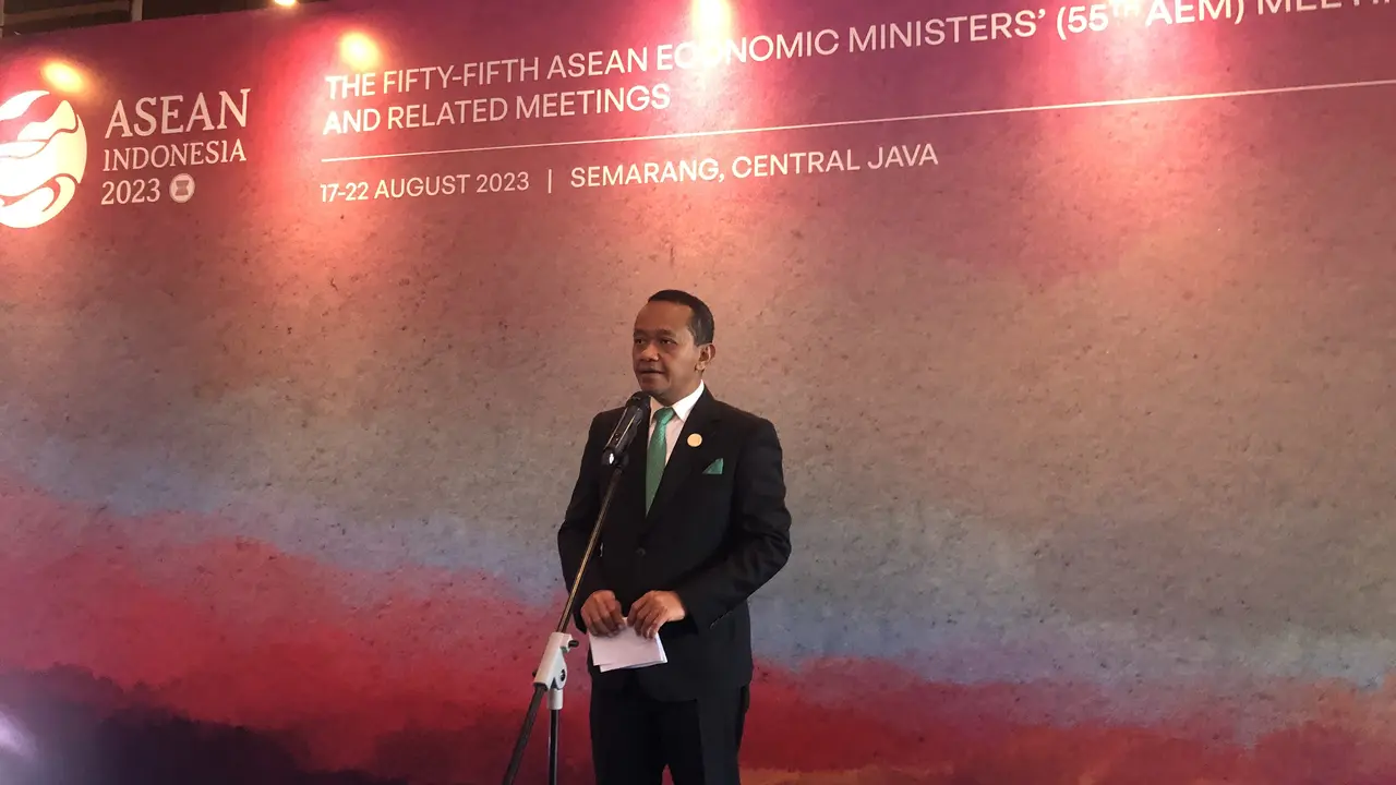 Menteri Investasi/Kepala Badan Koordinasi Penanaman Modal (BKPM) Bahlil Lahadalia di ASEAN Investment Area (AIA) Council Meeting Ke-26 dalam rangkaian Pertemuan Menteri Ekonomi ASEAN (AEM) Ke-55 di Semarang, Jawa Tengah, Sabtu, (19/8/2023).